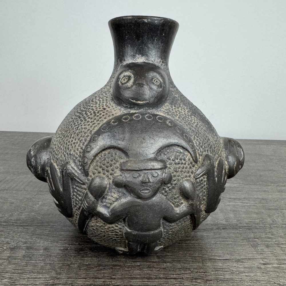 Antique Pre-Columbian Chimu Black Clay Pottery Vessel Pre-Columbian Figural Vase